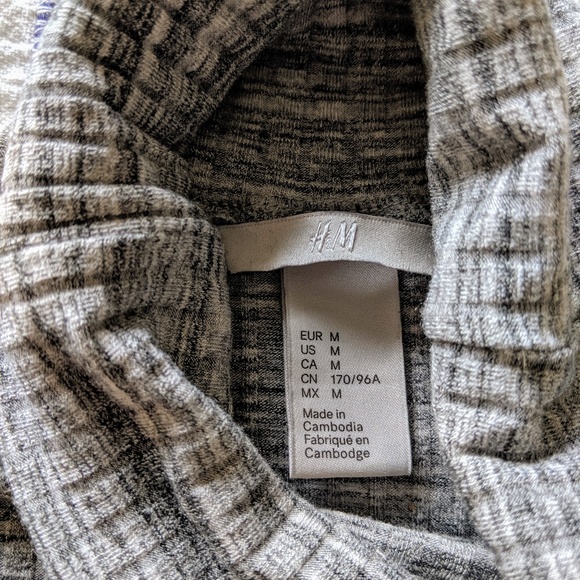 H&M Turtleneck Tank - Picture 3 of 6